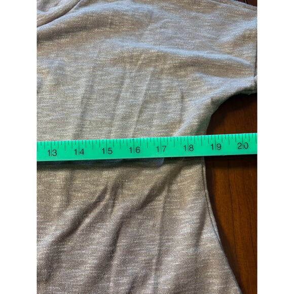 Ces Femme Gray Top Size Medium - Picture 3 of 6